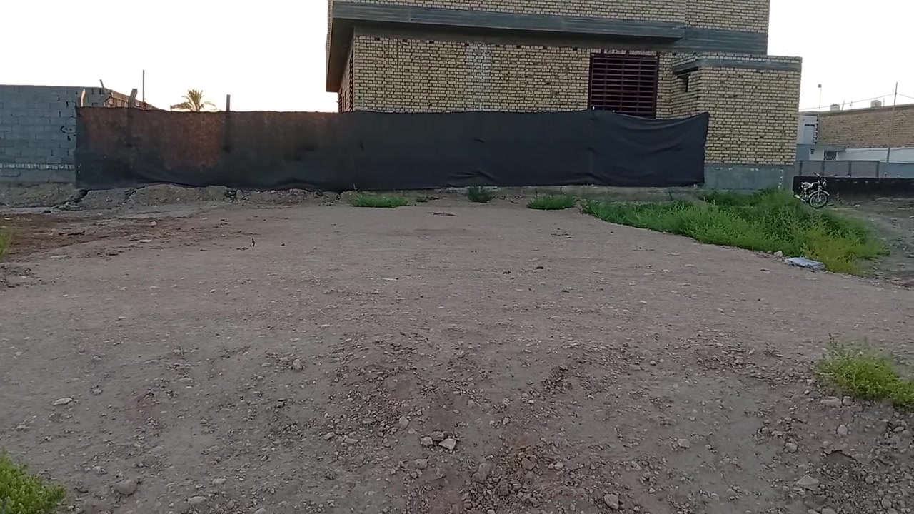 يا الله قطعه اللبيع مساحه 130 متر سند 25 واجهه 7 ونزال 16متر مكان كربلاء طويريج ع قطع***********

