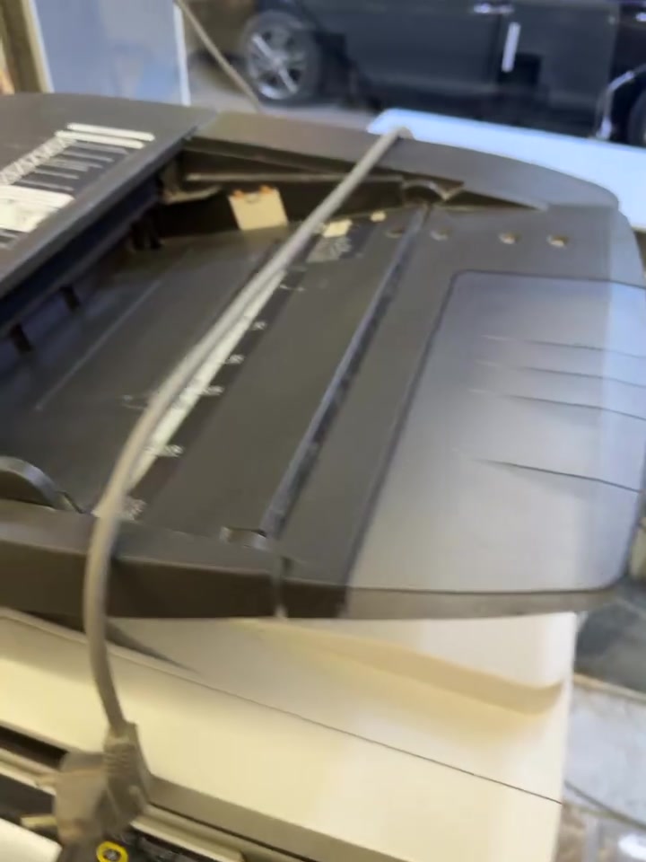 عرض خاص للأصحاب المكاتب والمطابع! 🖨️✨
للبيع طابعتان ريكو (Ricoh) بحالة جيدة جداً، متروكات لمدة سنتين (بحاجة إلى صيانة خفيفة/تجهيز للعمل):
🔹 Ricoh MP C4503 (ملون)
🔹 Ricoh MP 4054 (أبيض وأسود)
📌 ملاحظات مهمة:
 الطابعات متوقفة عن العمل منذ سنتين.
 صور فحص التيست (Test Page) موضحة ومرفقة مع منشور البيع للمعاينة.
 النظافة العامة للجهزة بحالة جيدة جداً.
📍 المكان: [الديوانية ]
📞 للتواصل والاستفسار: [***********]
💬 للجادين فقط: التواصل عبر الخاص أو الواتساب.
