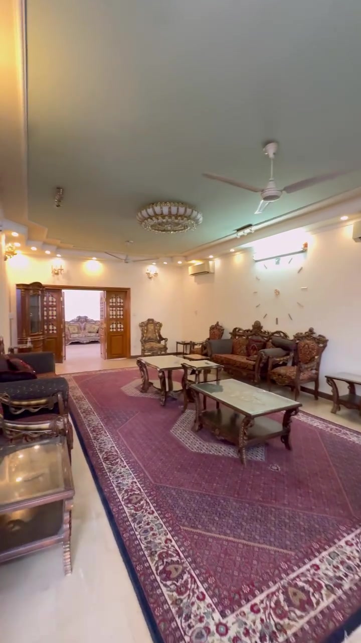 رمز البحث 332 
🏡 بيت للإيجار – اليرموك | محلة 618

📐 المساحة: 330 متر  
🚗 بارك سيارة + حديقة  
🛏️ 4 غرف نوم  
🚿 4 صحيات  
🛋️ مؤثث نص أثاث  
🚪 مدخلين  
✨ صالة ضيوف + صالة داخلية  
🍳 مطبخ  
📦 مخزنين  
تجاري /سكني 
💰 الإيجار:30$ ورقه بي مجال   
📞 للاستفسار والتفاصيل تواصل معنا
*********** وتس 
*********** هـ
