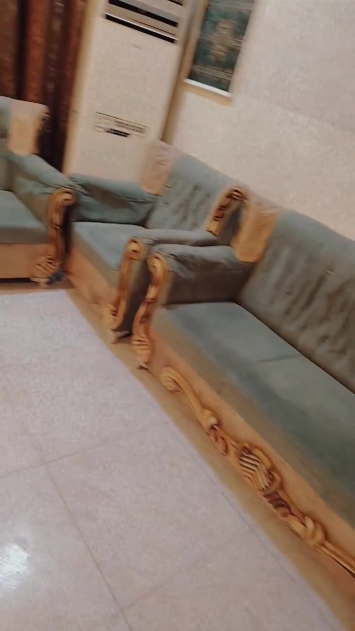 تخم للبيع نضيف مابي اي ضرر اريده 200وبي مجال 
***********بي وتساب
