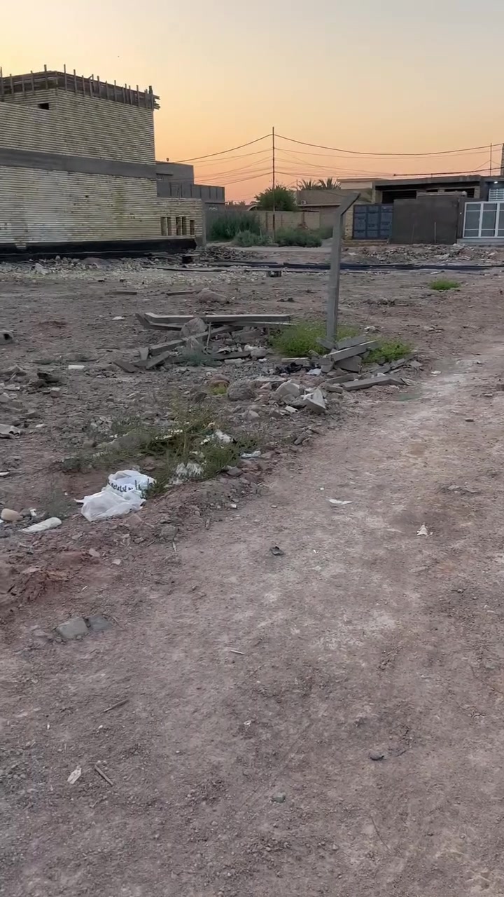 سلام عليكم عرصه140 متر شارع معمل الموزطابو زراعي سند 25للستفسار اتصال ***********
