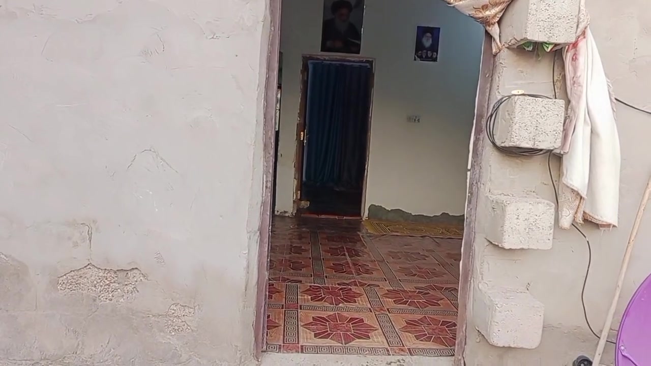 ياالله
السلام عليكم ورحمه الله وبركاته 
اخوان دار للبيع قرب السيد ابوحيه 
صاله 
غرفه نوم 
مطبخ 
حمام 
صحياه 
المساحه ١٥٠ متر 
السعر ١٤ وقابل للتفاوض 
الاتصال ***********
