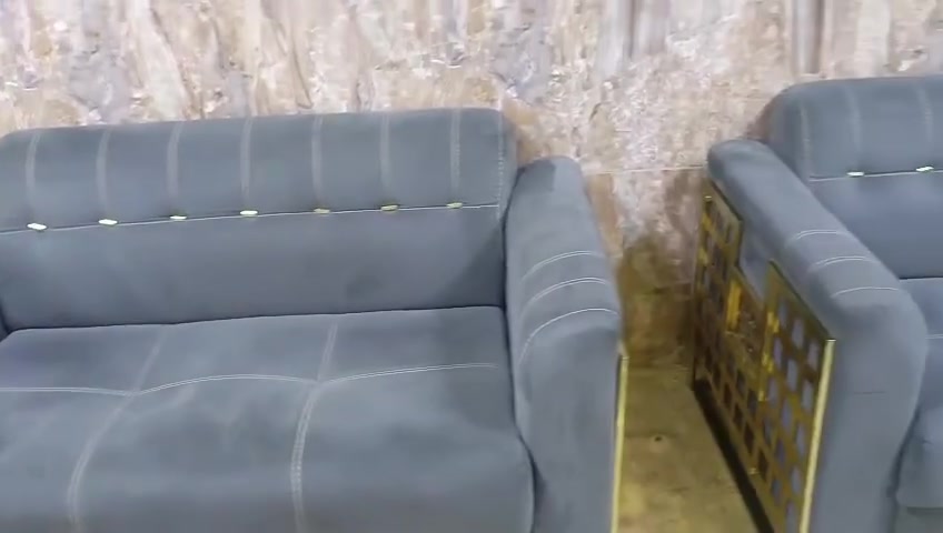 تخم 7 مقاعد جديد جدا استخدام قليل هيكل سلستيل 
ما بي اي ضرر نظيف مكان بغداد مدينة الصدر سعره 450 الف ***********
