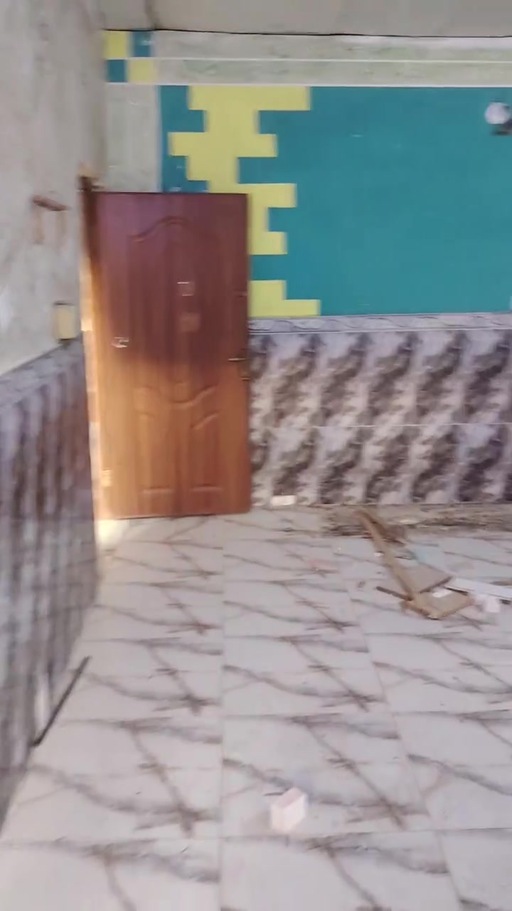 السلام عليكم بيت للبيع واقع حال العبيدي قرب شارع المحافظ
استقبال كبير وغرفه نوم وصاله وحمام وتواليت داخلي وتواليت خارجي موقع قريب ع الشارع

***********
