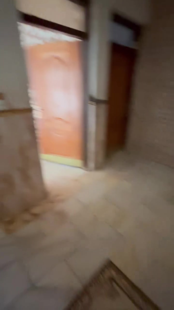 ✅ دار سكني ملك صرف تحويل مباشر للبيع ا
  بموقع ممتاز في🏚 ناحية الوحدة الخالصه  قرب مركز الشرطه 
مساحه 200 متر مربع  
يحتوي ع4 غرف نوم وستقال وصاله ومطبخ وصحيات عدد 3
البيت نضيف وكامل من كلشي بناء طابوك 
سعر 170 وبي مجال

***********
