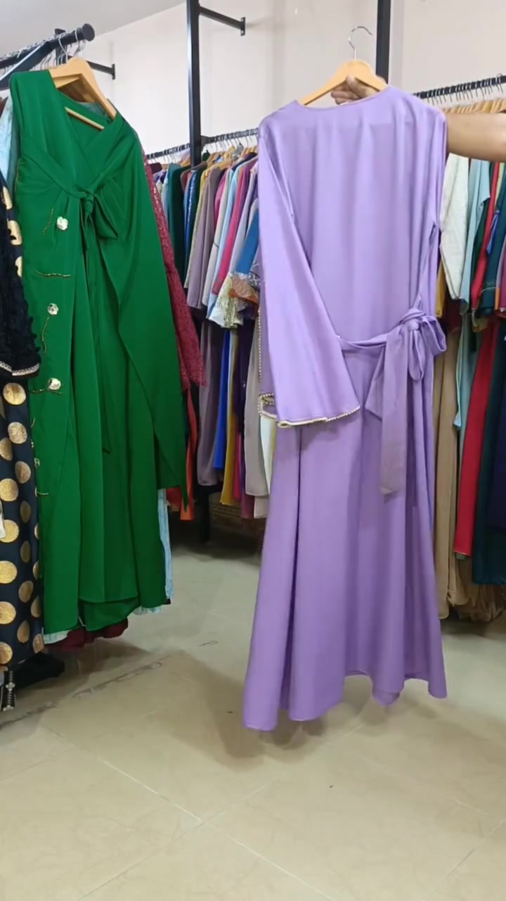مختلف • متنوع • ملابس