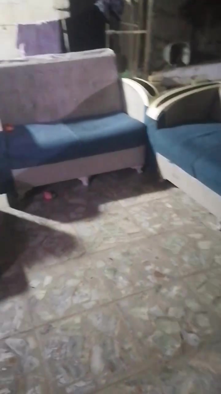 ***********
