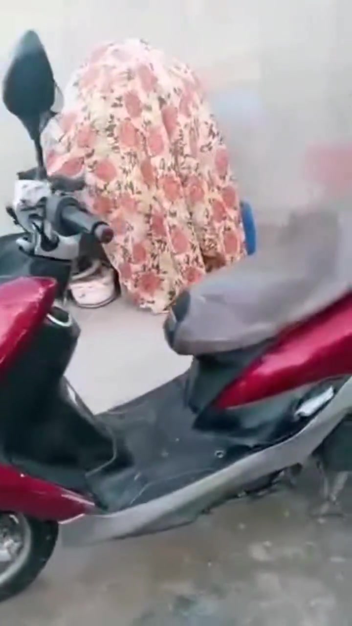 سلام عليكم دراجة ماجستة اس محرك نضيف شاصي نضيف المحرك اصبانة ممدودة على محركهة فول مرقم تحويل ثاني يوم  السعر خاص او تصل الرقم ***********
