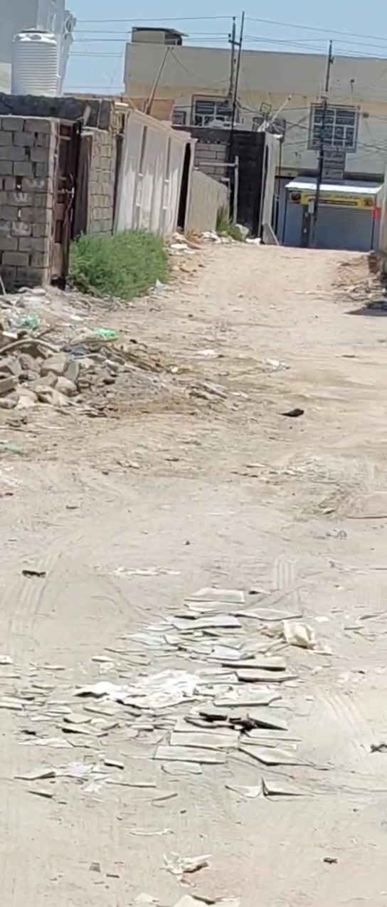 سلام عليكم 
بيت 200 متر كامل مكمل 20×10
غرفتين وصاله ومطبخ حار بارد وستقبال جاهز من كلشي 
ملك صرف 
للبيع وللاجار 
الرجيبه وره محكمه الرجيبه شارع حيدر شهيد 
التفاصيل واضحه بلفديو كامله 
***********
