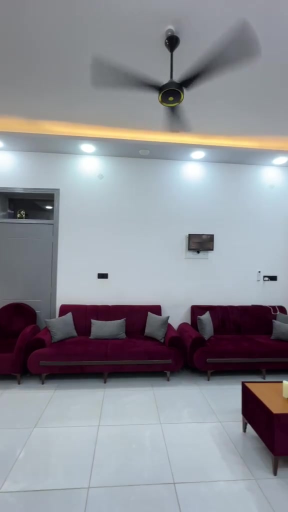 بيت للبيع قرب سيطرة العارضيات  هو الاثاث مساحته 500و300بناء و200حديقه خارجيه ***********
