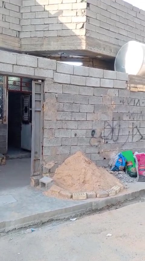 بيت للبيع  المعامل العماري الدوانم قرب حسينيه شيخ علي الكعبي المساحه ١٠٠متر السعر ٣٠ اتصل اوتدلل ***********
