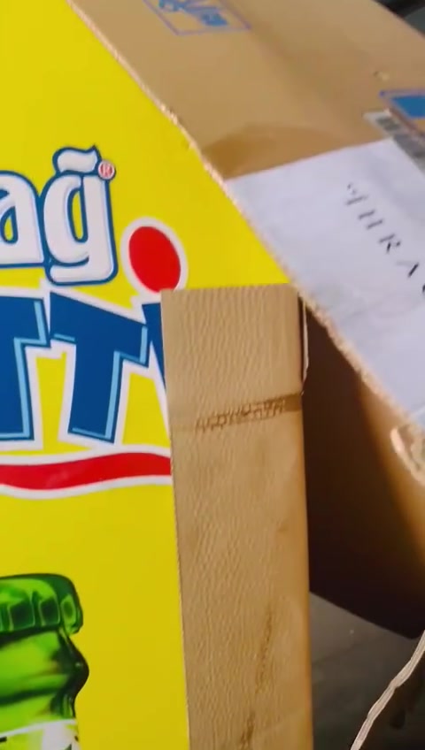لا توجد تفاصيل

نص مكتوب في الصور:
- ۹۳٫۰ میلیون