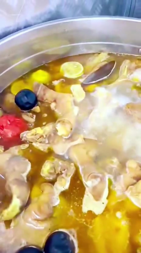 🔥 مطعم باجات أيام زمان 🔥
طعم الباجة العراقية الأصيلة من عبق الزمن ❤️
🍲 متوفر لدينا:
• الباجة العراقية الأصيلة
• الممبار المحشي
• المخلمة
• القلية المصلوية
• كبة السراي
✨ نظافة • جودة • طعم لا يُنسى
🚚 متوفر توصيل
📍 سامراء – شارع الأسود
📞 ***********
باجات أيام زمان… نعيد لكم طعم الأصول 🔥
