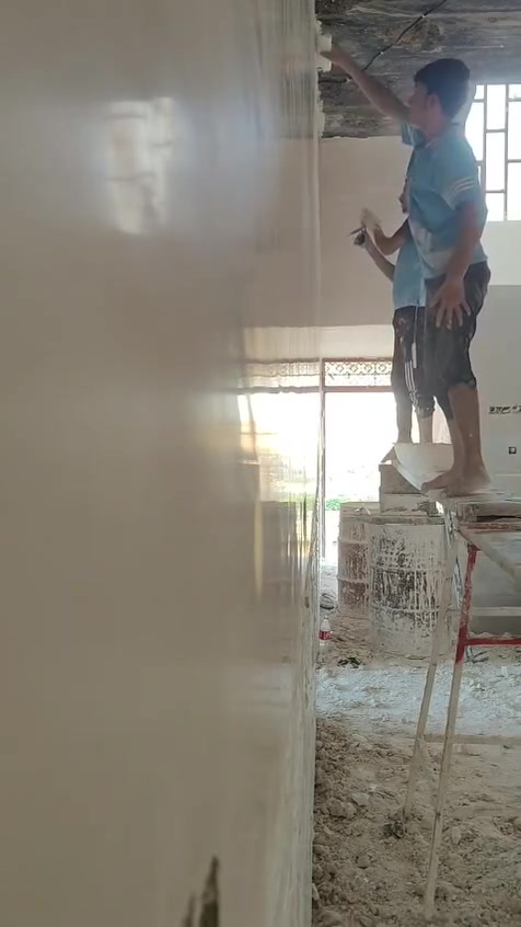 السلام عليكم يوجد كادر لبخ جص من الموصل يتكون من خمس اسطوات وخمس عمال المبيت بنفس الموقع المتر 3 الف/ ***********/

نص مكتوب في الصور:
- HONOR X9c 48mm f/1.75 1/476s ISO100 11:03 21/08/2026