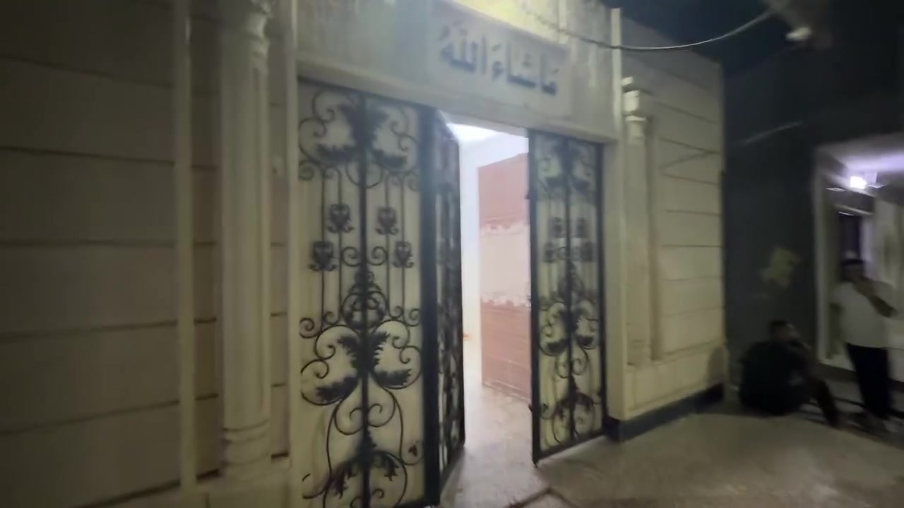 الدار للبيع منطقعه الزنجلي موصل جانب الايمن المساحه170
الواجه8
السعر100
قريب من مرطبات الصفار
***********
***********
