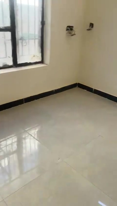 للايجار بالسيديه
مشتمل طابق اول
صاله وغرفه نوم وحده ومطبخ وخدمات كله مجددي نظيف وسطح باب خارجي منفصل 
***********
