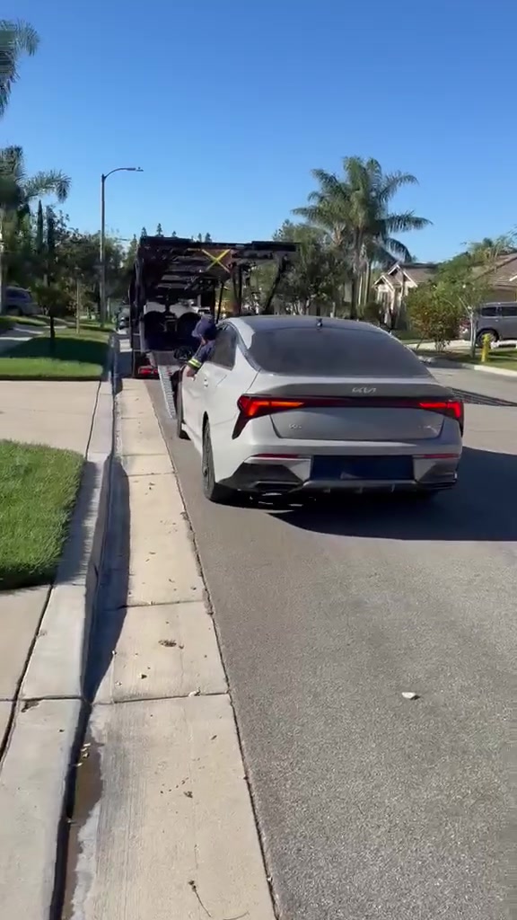 🚘 من البيت إلى البيت… مع الأمين

اختار سيارتك من مزادات أمريكا 🇺🇸
وإحنا نتولى كل التفاصيل من الشراء والشحن والتخليص، لحد ما تستلمها عند باب بيتك في العراق 🇮🇶

مزاد الأمين — سيارتك من أمريكا إلى بيتك.
للاتصال *********** 
واتساب ***********
