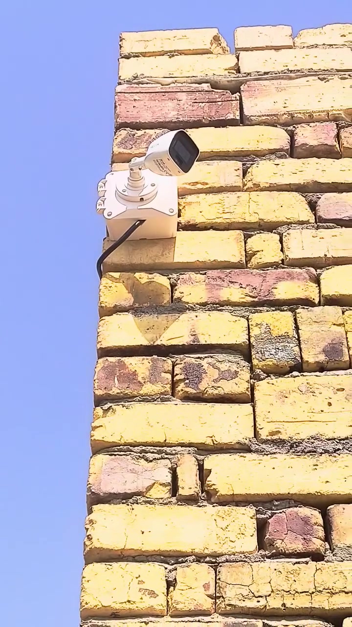 تم تجهيز وتركيب نظام مراقبه 
📍الديوانيه قضاء السدير
1-جهازمن شركه هايلوك تشغل 4 قنوت دقة عرض4k
2-كامرات 4 ميكا دقة عرض4k
كامرات 5 ميكا دقة عرض 3k
3-سعة التخزين 500كيكا 
4-بوكس حمايه 4
5-Ups 120W+Hdmi,1.5
6-كيبل عالي الماقومه 
8-فيش نقل الاشاره

الفني اديب الكعبي  للتواصل والاستفسار 
📞 ***********
📞 ***********
