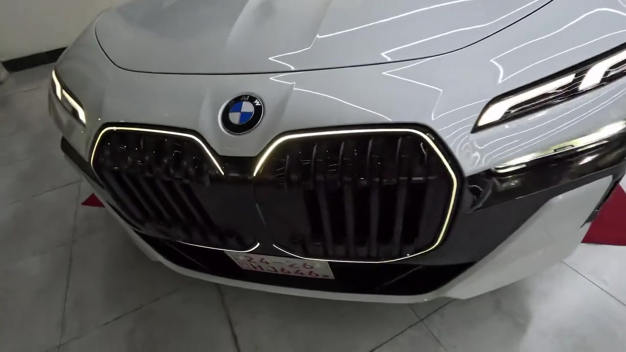 BMW
2026 
740 xdrive
Cleen 
Zero

سياره ماشيه 370 ميل فقط 
بدون ملاحظات 
السعر 89 الف دولار 
***********
