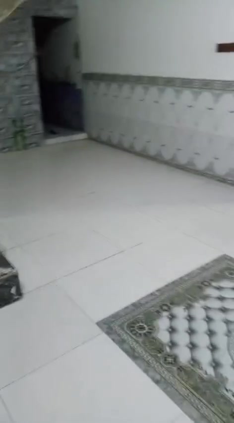 بيت للبيع طابو صرف
بناء جديد كونكريت
 مساحتة الكلية 650
مساحة البناء 250
يتكون من صالة 10 امتار
وغرفة عدد2
ومطبخ 2 بارد وحار
وحمام داخلي وخارجي
وصحيات خارجية
العنوان منطقة ال سليم
للاستفسار الاتصال على الرقم ***********
