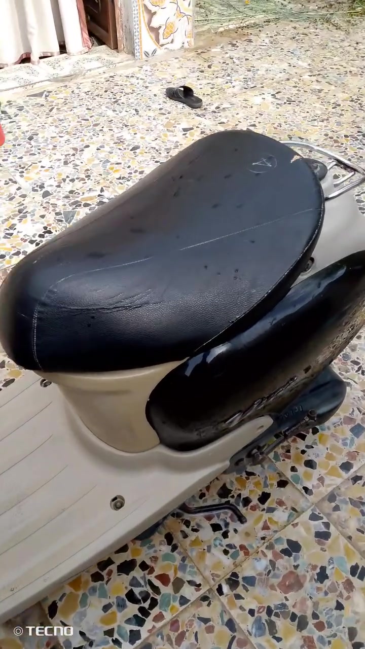 السلام عليكم شباب دراجة عبد الحليم للبيع عوزها بس قايش سعرها 325 بيها مجال قليل مكان حي العسكري ***********
