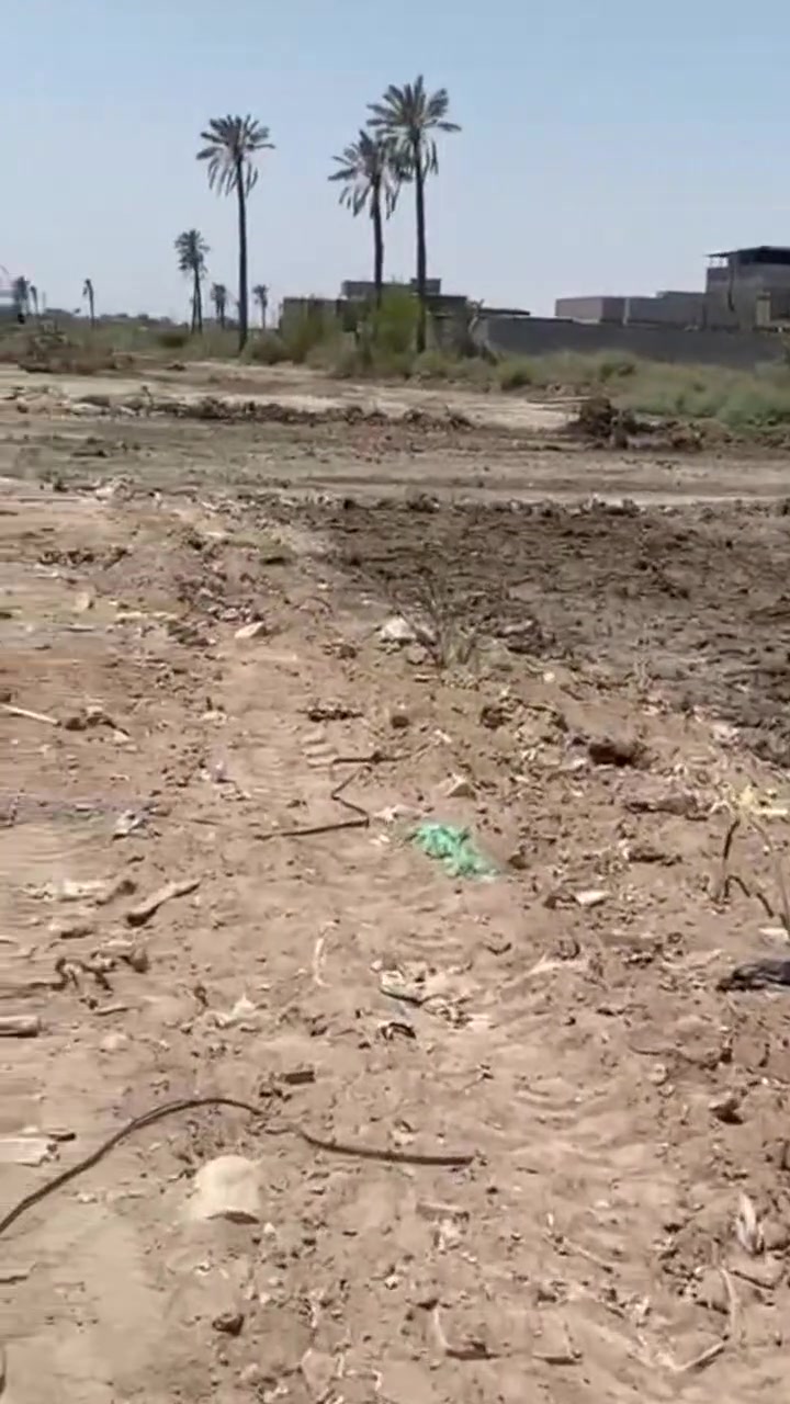 نص دونم مكان مميز جدا شط العرب الجزيرة الرابعه
الشارع 12 كافة الخدمات 
الواجه 23 م 
بضهره نهر 
💥يصلح سكن
 و يصلح شاليه
 و يصلح مزرعه 
السعر 95 وبي مجال
***********
@إشارة
