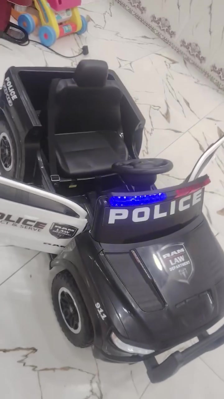 سيارة أطفال شحن رام شرطه حجم كبير بلوتوث دبل ماطور دبل بطاريه مع شاحنه باله خليجي مو تجاري موجود توصيل كل العراق ٥ الف *********** واتساب فقط
