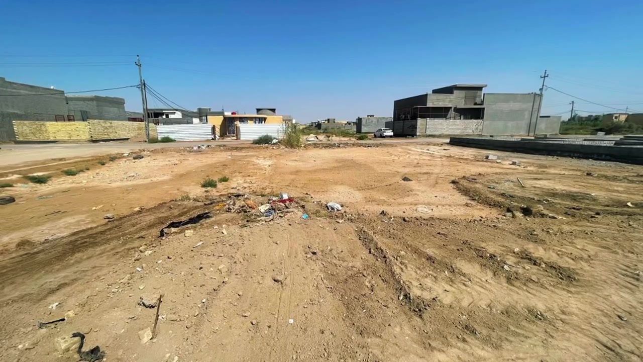 قطعه ارض منطقه بغداد 300متر على التبليط
خدمات كامله ركن على شارعين 
تبعد عن المدرسه الابتدائيه والمتوسطه  80متر 
مقابيل المستوصف داخل المنطقه 
الواجهه 12.5نزال 24
المساحه 300متر
شارع عريض 
السعر 42 مليون وبيها مجال بسيط 

للاستفسار الاتصال على الرقم 
***********
