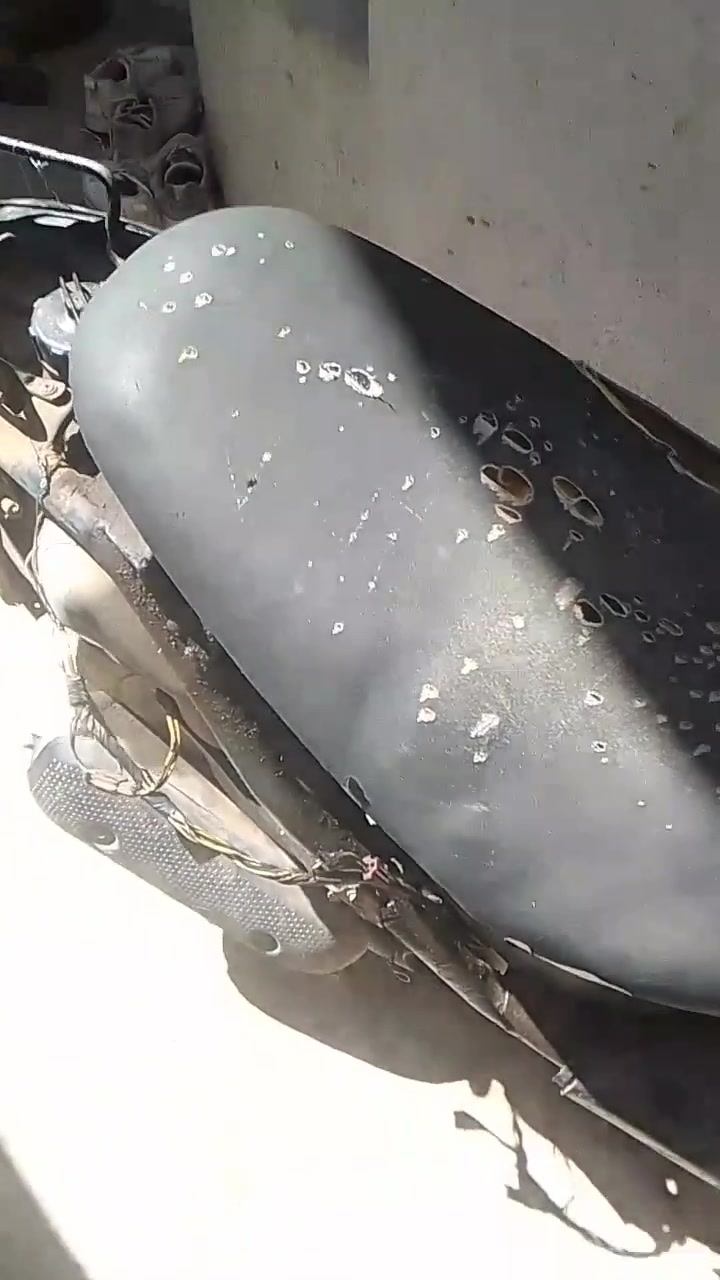 سلام عليكم شباب مرخصت مدير لكروب دراجة ساسوكي للبيع بخدمت شراي بلعمارة بلماجدية دوانم حجي حسن لمو شراي لا يتعبني رجان دراجة شغالة بدون اوراق راح خلي رقمي وخابرني ***********
