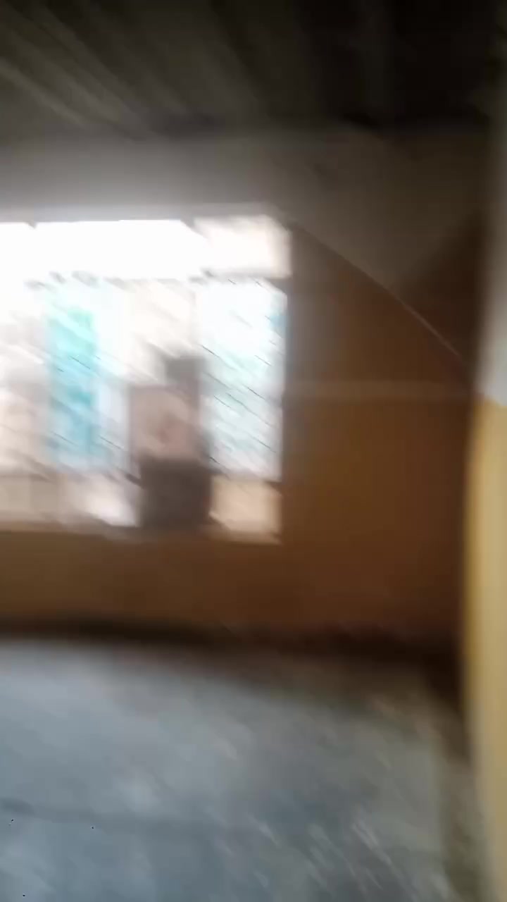 السلام عليكم بيت للبيع بنهايه الشمري قبل الاخير المساحه ميت متر هاذه رقم الجهاز والي يحب يتصل ع رقم واتساب ‏‪***********‬‏

