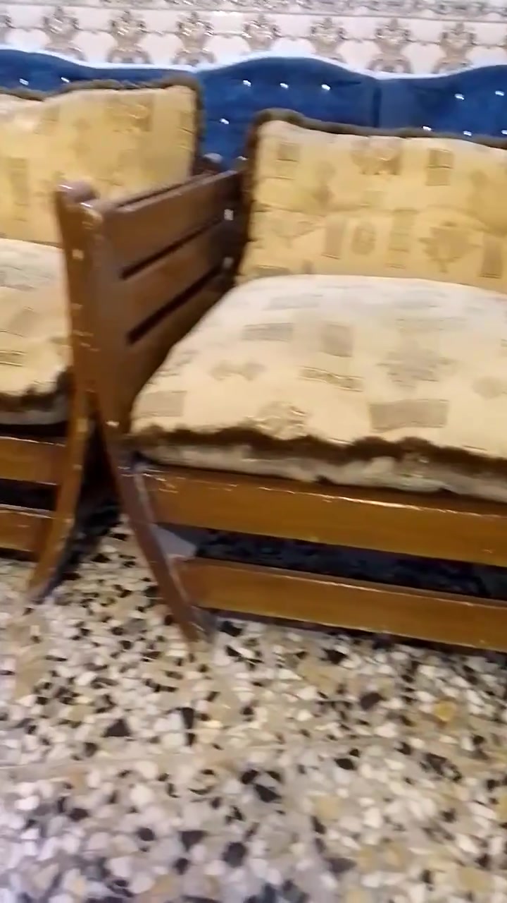كراسي خشب • كوشات قطن ثقيل • بلا كسر