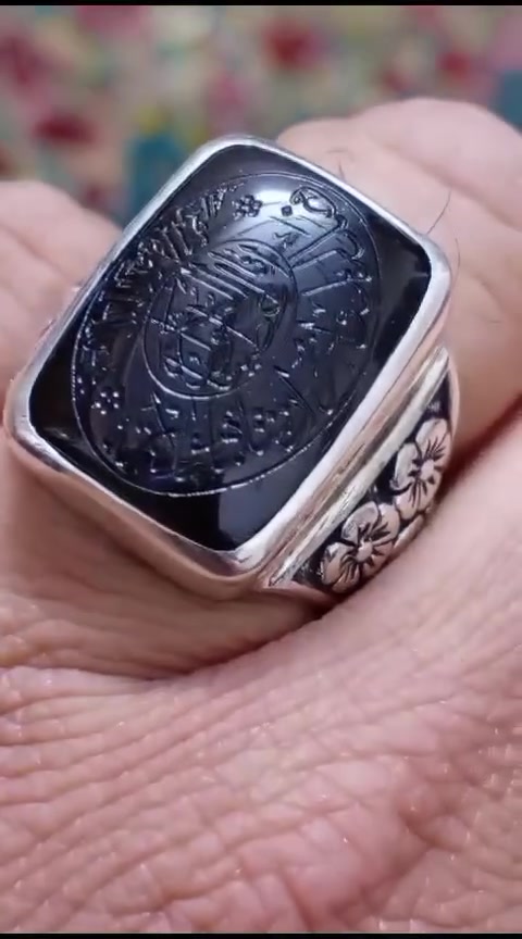 شفه يماني 
التواصل واتساب فقط ***********
