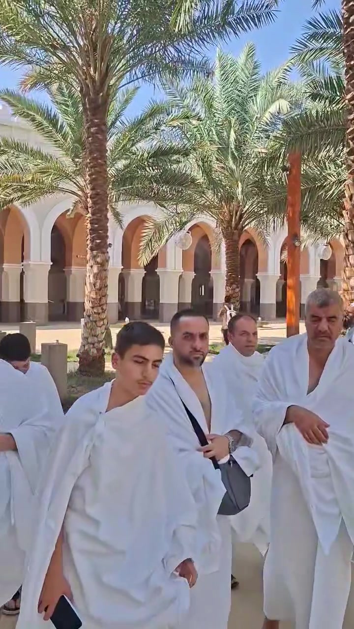 مقتطفات من اجواء مغادرة المدينة المنورة وتأدية مناسك العمرة من قبل معتمري قافلتنا بالاحرام من ميقات ذو الحليفة والطواف في الكعبة المشرفة والسعي مابين الصفا والمروة بقيادة المتعهد الحاج مصطفى عبدالوهاب النعيمي 

تقبل الله منا ومنكم صالح الأعمال والطاعات 

لمزيد من التفاصيل والحجز
يرجى التواصل معنا على :
مواقع التواصل الاجتماعي :
مثابة | لخدمات الحج والعمرة | فيسبوك وانستكرام
او الوتساب : ***********

#العراق #الموصل #العمرة #المدينة_المنورة #مكة
