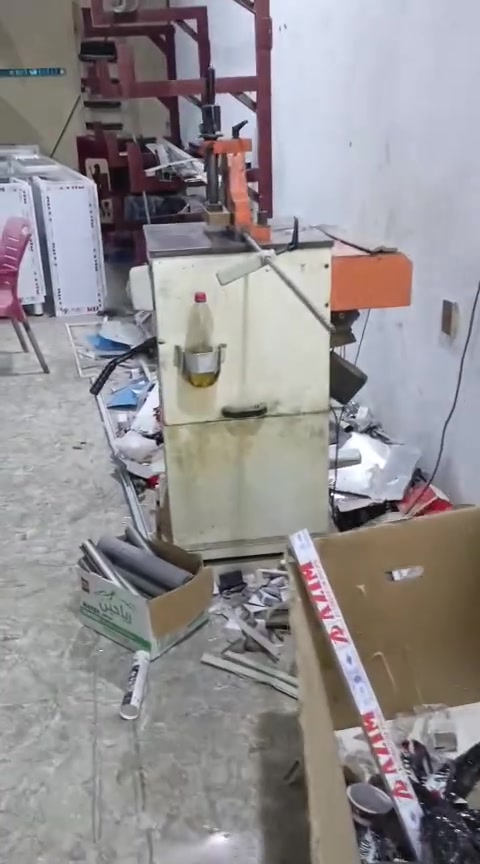 معمل للبيع بدون معوجه للبيع 
العنوان العماره ‭***********‬
