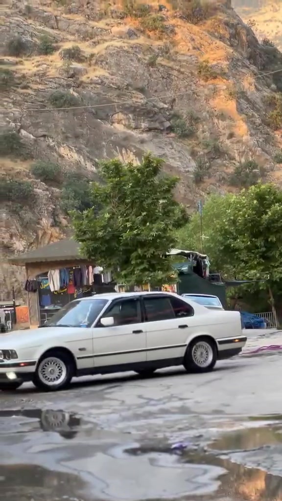 سلاوی خواتان لێبێ  bmw بۆفرۆشتن مۆدێل 91 گێروو مەکینەی 28 سەقەر ژیگەو رێگاوبان نوێ رەقەم باریک دووجام کارەبای تەبرید ساردوو گەرم لێدرانی قورسی نیە چاملغی لای سەکن بستەک بێ ژۆرێ لەگەل جەمپەچی زۆر خەفیفی پشتەوە غەرامەی هەیە سعری 45 مەعمەلە *********** أربيل, العراق
