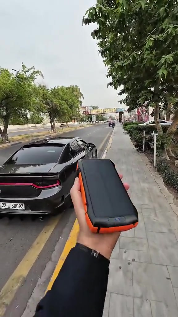 شاحن شمسي • ٢٠٠٠٠mAh • مقاوم ماء IP66