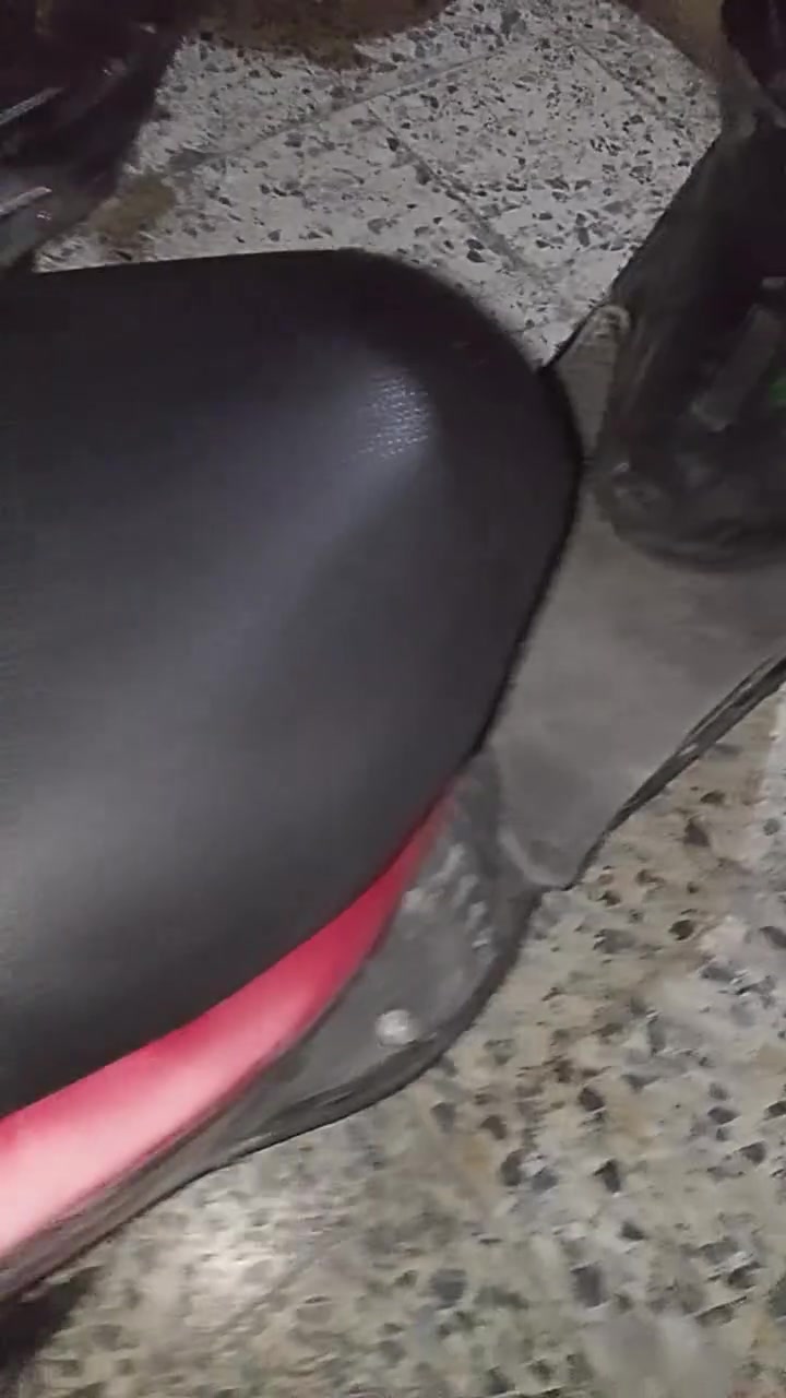 سلام عليكم دراجه ابريز للبيع مجفته  قبل شهر ونص جفتته الدراجه محركه صوته ناعم عبالك طافيه.. سعره 450بيه مجال قليل كلش مكاني بغداد الامين الثانيه.***********
