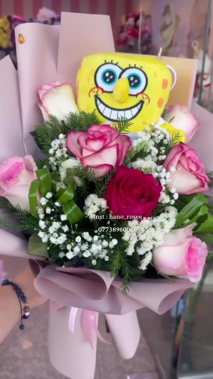 زهور طبيعية و اصطناعية / هدايا  / مسكات تخرج واعراس /تزين سيارات  / تغليف هدايا / شموع 
☎️***********
📍موقعنا :حي العدل - شارع الاسواق - قرب صيدليه زان العدل
اوقات الدوام من 11 صباحاً الى 10 مساءاً
🚗متوفر توصيل سريع الى جميع مناطق بغداد 
💰نستقبل الدفع عن طريق(زين كاش- تحويل كي كارد - كاش في المحل- عند وصول المندوب اليكم  )
❌لا نتعامل بالرصيد
صفحتنا على الانستكرام 
https://www.instagram.com/hano_rosee?
igsh=dzd1ZTE4MTkxaHp0
صفحتنا على الفيسبوك 
https://www.facebook.com/hanooclothes?mibex
