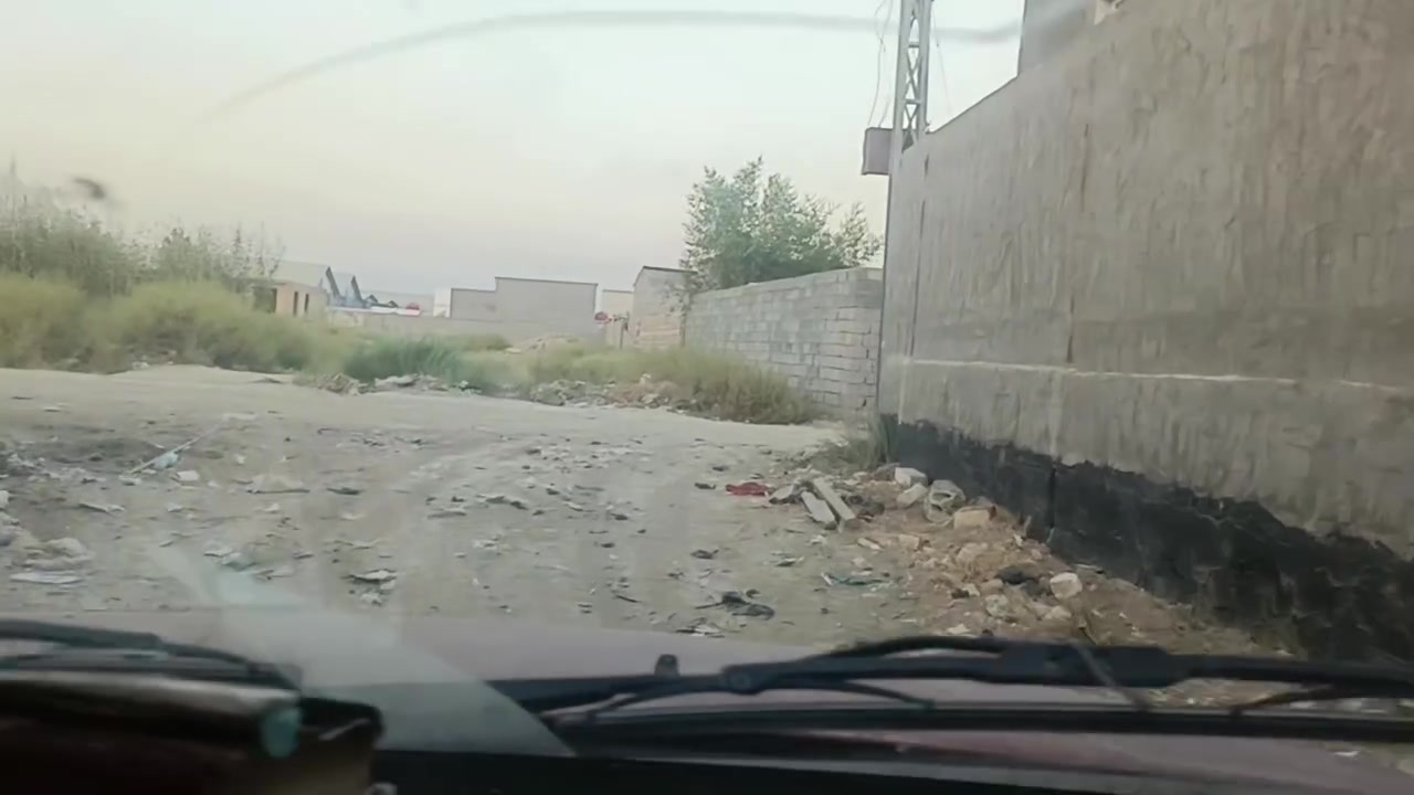 السلام عليكم هيكل مع قطعه للبيع المساحه 600 و60 متر
طابو زراعي سند 25 
تحويل مباشر بأسم المشتري 
الهيكل غرفتين وصاله مع هول 
واستقبال ومطبخ 
الموقع شارع الجديد تبليط السايلوووو 
خلف السايلوووو 
معروض ب سعر 160 وبي مجال 
للاستفسار الاتصال على الأرقام التالية 
***********
***********

