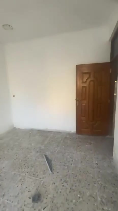بيت للايجار مساحة ١٠٠م طابقين ٣ غرف نوم بالاربع شوارع ايجارة ٥٠٠ للاستفسار ***********
