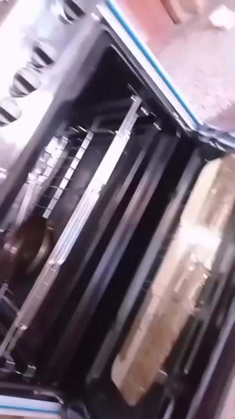 اسلام عليكم طباخ وكوانتر للبيع الطباخ جديد صارله شهر من اخذته مستعجل علا بيعتهن مال واحد يريد يشيل وعندي تخم عشر مقاعد خمس قطع     ***********
