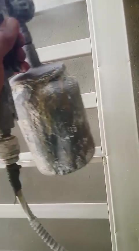 صبغ شبابيك وبيبان صبغ داخلي خارجي شرط نضافه العمل خاص مفتوح او على الرقم ***********او واتساب  وبخدمه جميع التزام بل موعد
