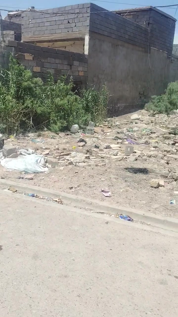 السلام عليكم قطعه أرض للبيع المساحه ١٨٠ متر قريبه على بيت سيد عوده قريبه عل سوك القديم خدمات كامله ***********
