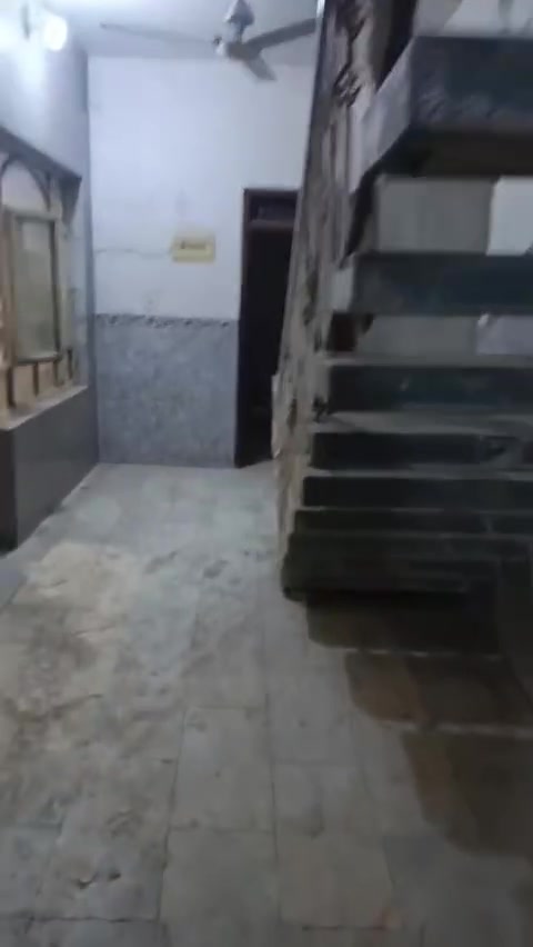 بيت كبير لايجار يحتوي على 4غرف مرتب بلديات حي التراث للتواصل ***********
