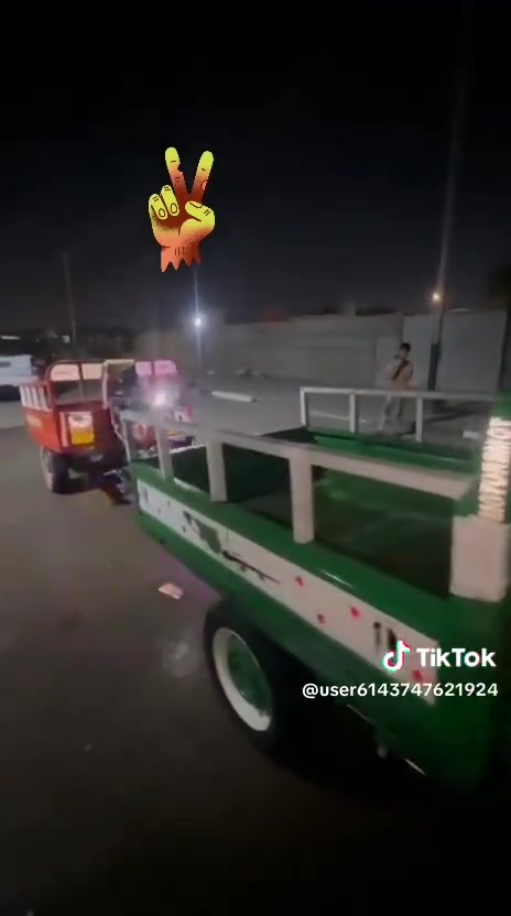 ٢٠١٤ • مكينة جديدة • وراق كاملة