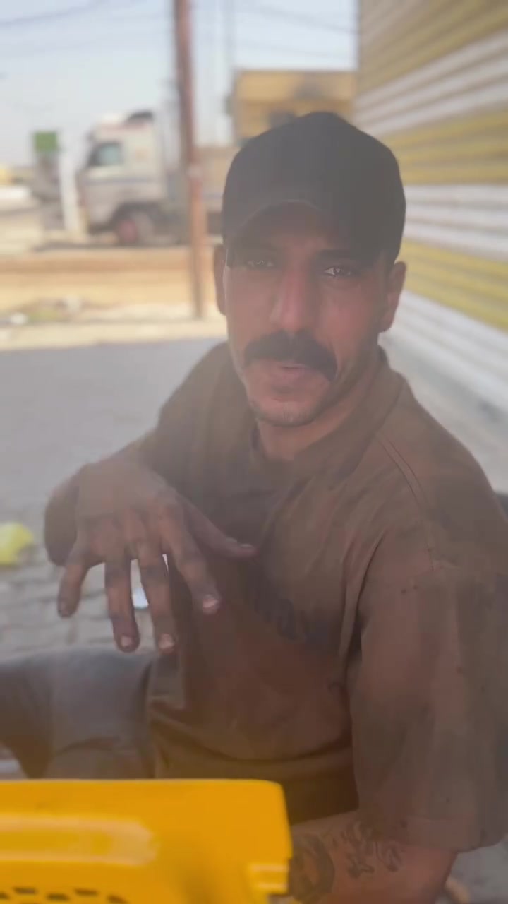 ‏أخوكم خادمكم أحمد الحجام فيتر وكهربائي عم
￼***********
