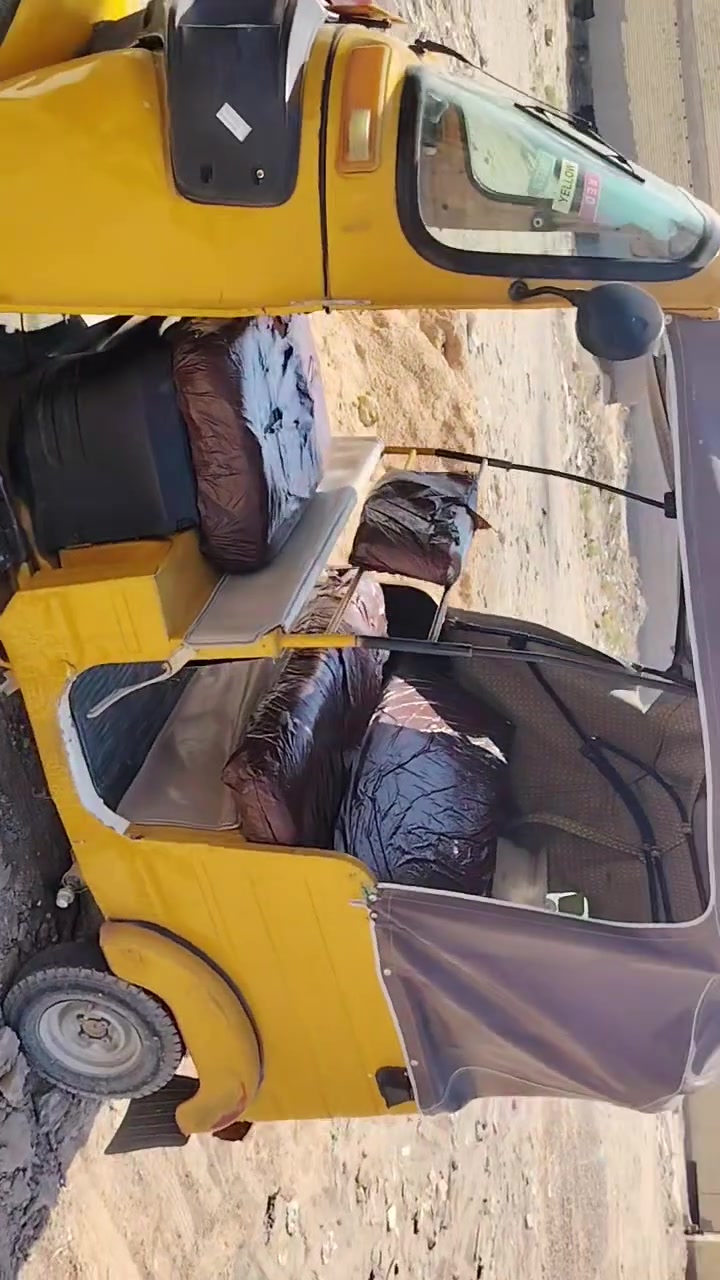 تكتك للبيع موديل 2019 مكينة 2020 مجفته جديده
تعرضت لحادث مثل ماموضح ابيع على هاي الوضعيه السعر 4500 
***********
