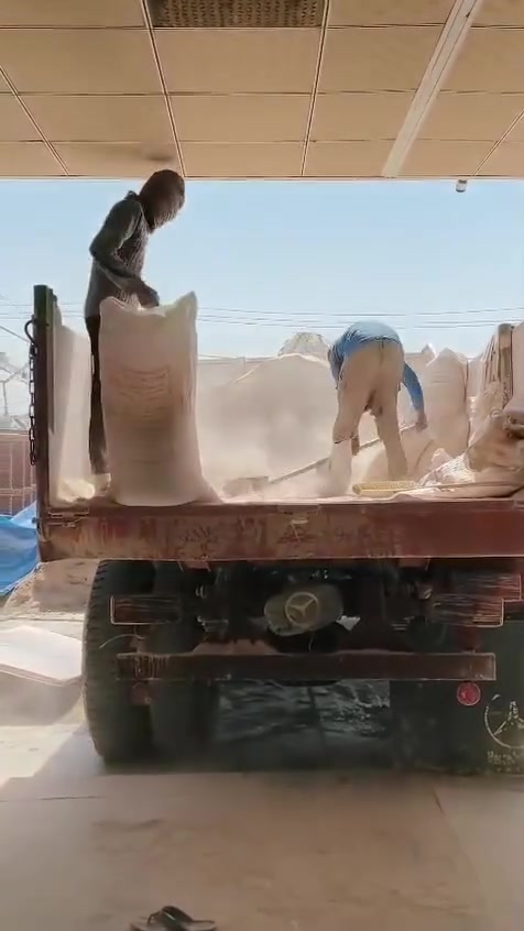السلام عليكم 
يوجد لدينا جص الجزيره الفلوجه والكرمة جص درجه الأولى شرط الفحص من المعمل حصراً150 كونية كبار مال طحين ترس واسعار مناسبه جداً ونتميز بدقة العمل والمصداقية.. 
*********** اتصل وبيك خير وتدلل
