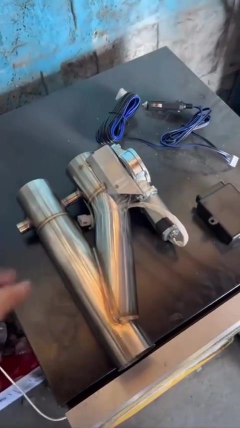 سڵاوی خوداتان لێبێت
گزۆزی سپۆرت 
نوێ نەبەستراوە 
کۆنتڕۆڵە ئەکرێتەوە و دا ئەخرێت 
تا پڵێی سەوتی گەورەو خۆشە وە ئەشتوانی دەسکاری بکەی 
تایبەت بۆ bmwو بۆ بەشێک لە سەیارەکانی تریش ئەبێت
گەیاندنم هەیە و گەر بتەوێ بۆت ئەبەستم
بۆ نرخ تەلەفۆن بکە خزمەت ئەکەم موشتەری نیت سەری خۆت و منیش مەیەشێنە
*********** وەتساپ
شوێن هەولێر
