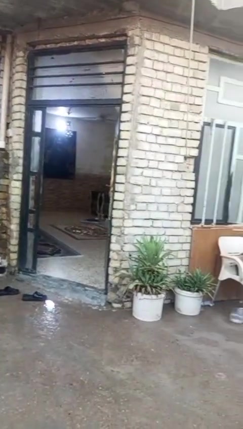 بيت.٢٠٠البيع متر يحتوي طابق ونص الأول ستقبال و٣نوم مطبخ وحمام داخلي وخارج طابق ثاني ٢نوم حمام سويت سعر ١١٠ اللستفسار التصال ***********
